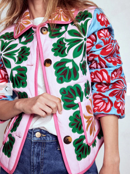 Street-style Cotton Puffer Jacket With A Bold Graphic Print - fizzle